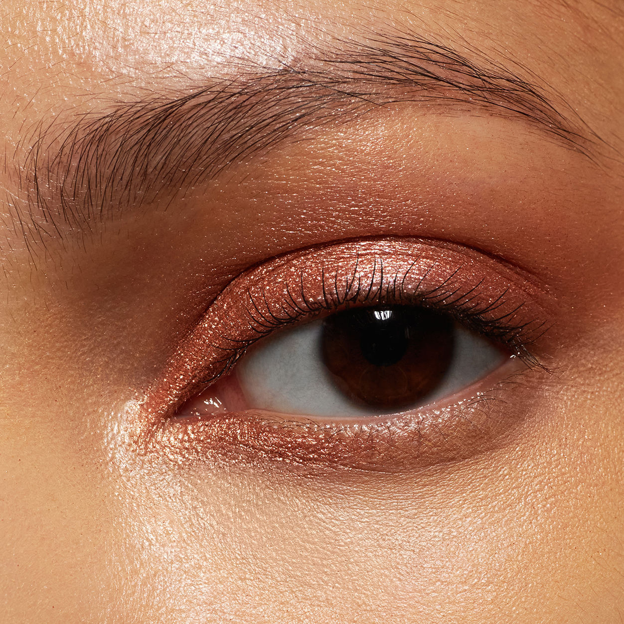 Model image of Neen Pretty Shady Pressed Pigment variant: Fade