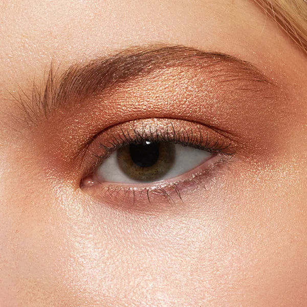Model image of Neen Pretty Shady Pressed Pigment variant: Faint