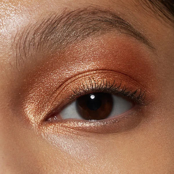 Model image of Neen Pretty Shady Pressed Pigment variant: Faint