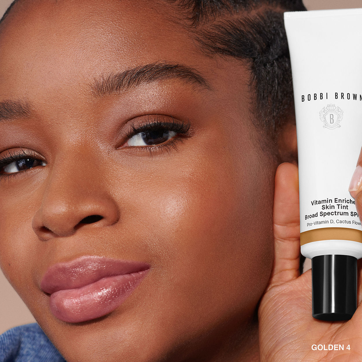 Model image of Bobbi Brown Vitamin Enriched Hydrating Skin Tint SPF 15 with Hyaluronic Acid variant: Fair 1