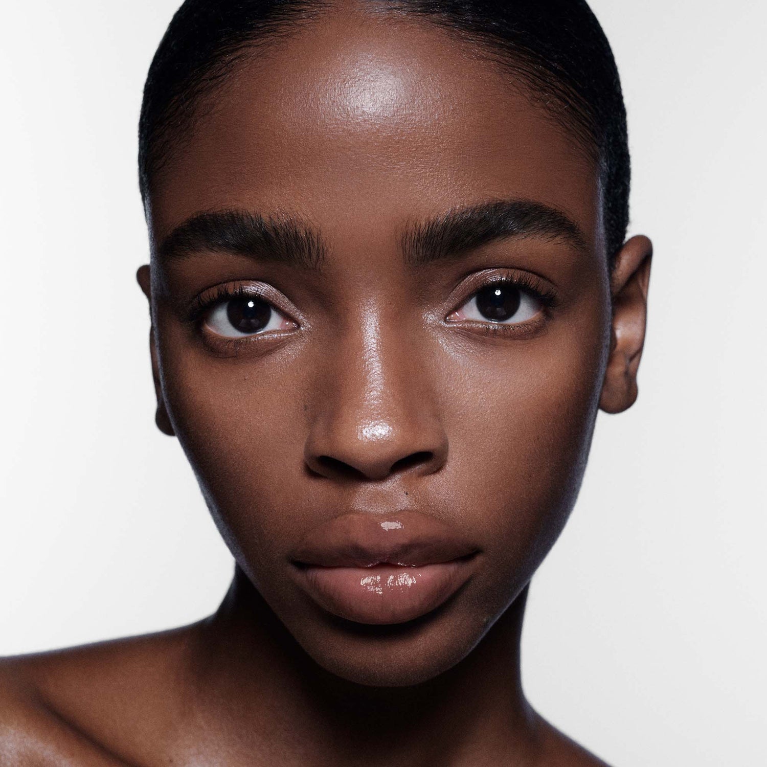 Model image of Victoria Beckham Beauty Posh Balm variant: Glacé