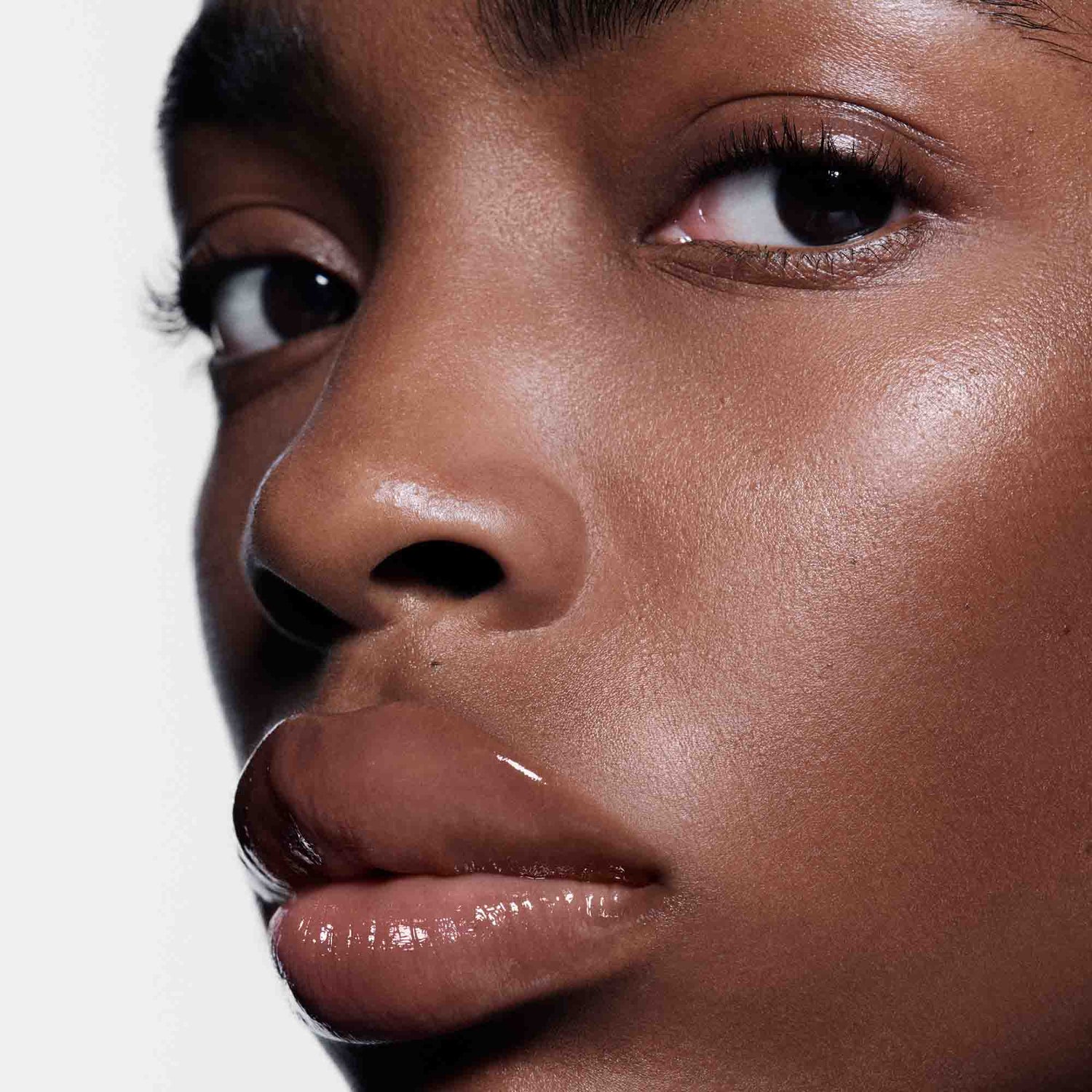 Model image of Victoria Beckham Beauty Posh Balm variant: Glacé