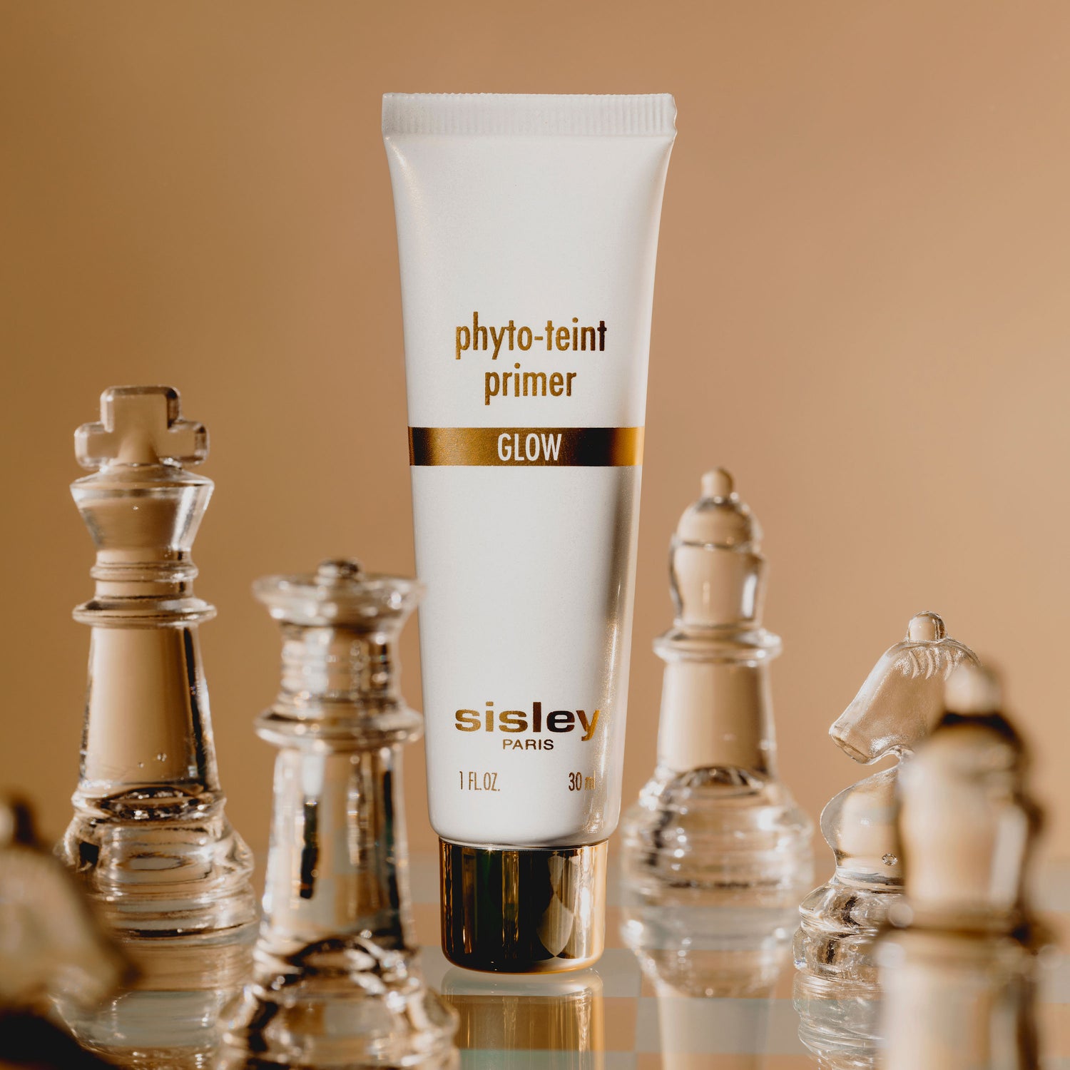 Lifestyle image of Sisley-Paris Phyto-Teint Primer variant: Glow