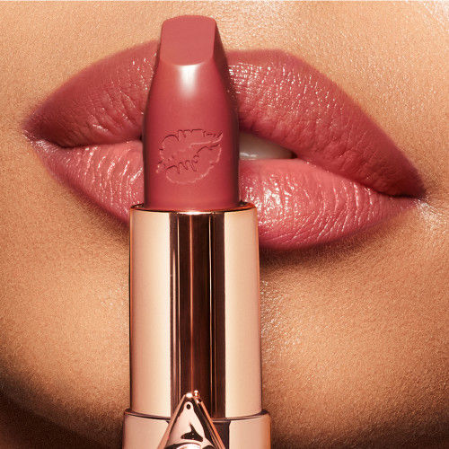 Model image of Charlotte Tilbury Hot Lips 2 variant: Glowing Jen