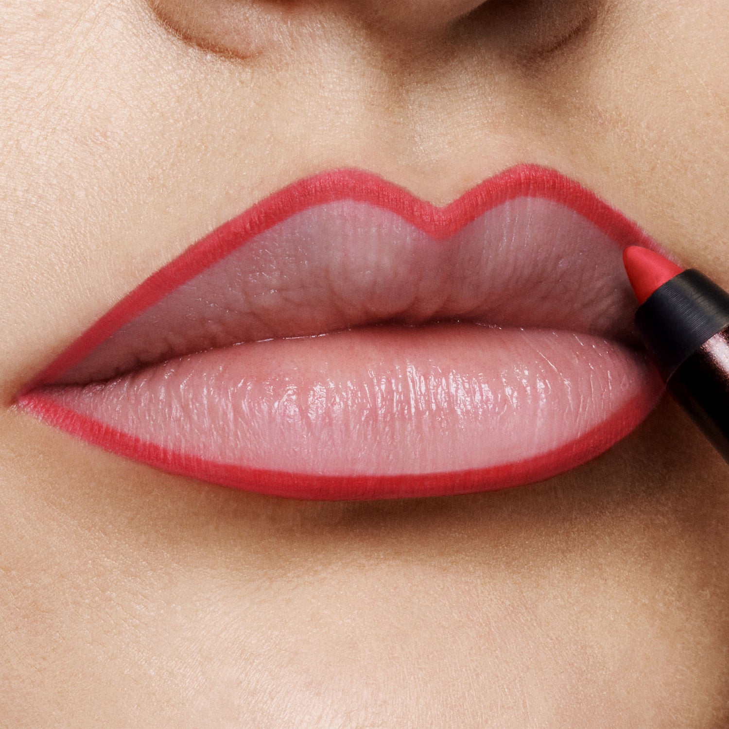 Model image of Tom Ford Runway Lip Liner Pencil in Matte variant: Headline