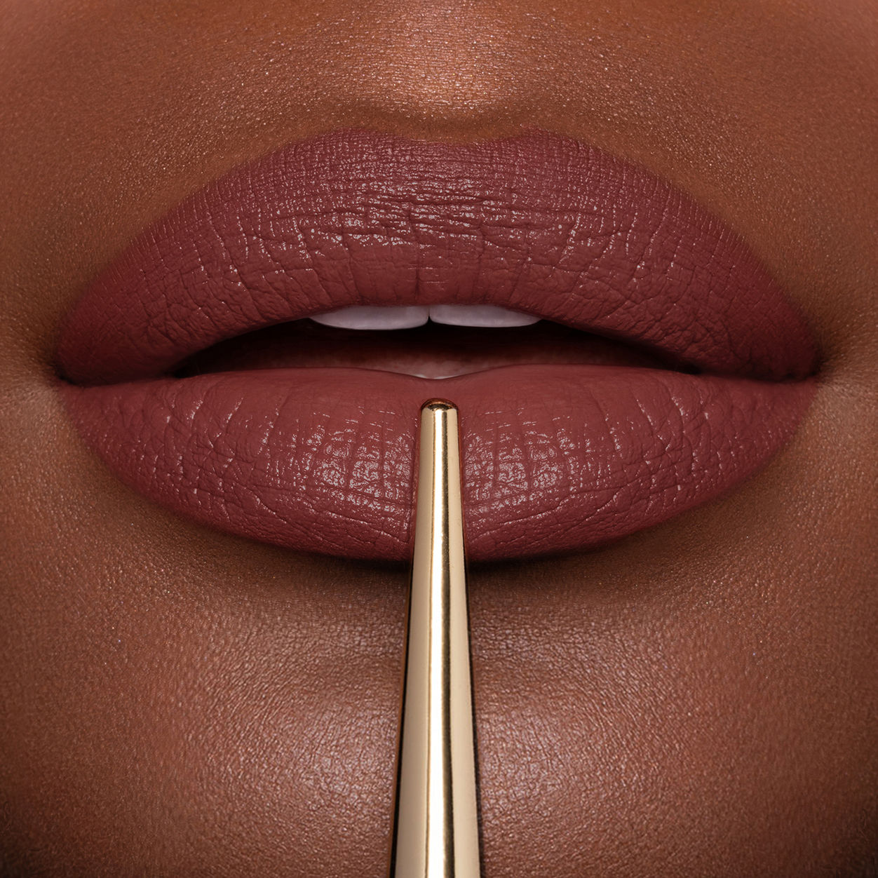 Model image of Hourglass Confession Ultra Slim High Intensity Refillable Lipstick variant: I FEEL