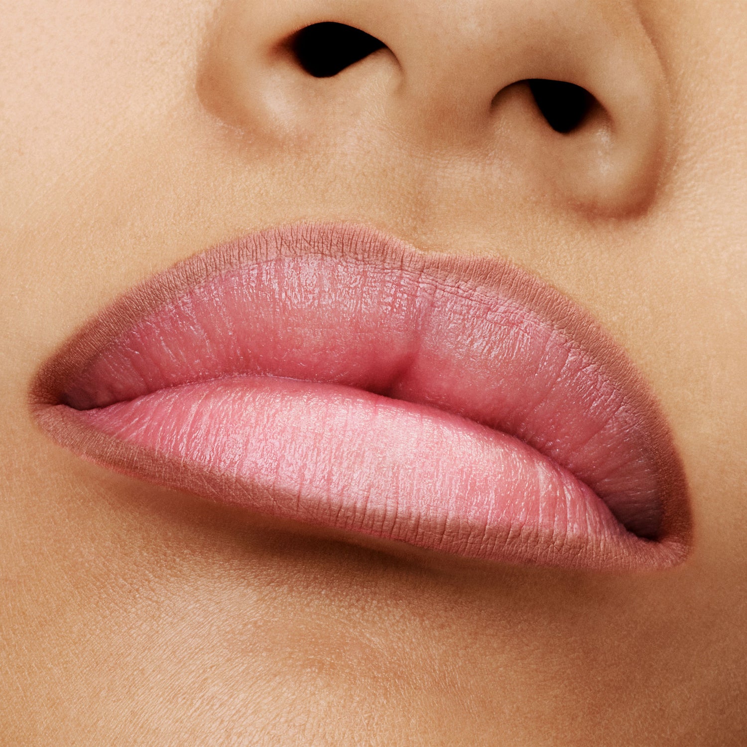 Model image of Tom Ford Runway Lip Liner Pencil in Matte variant: Irresistible