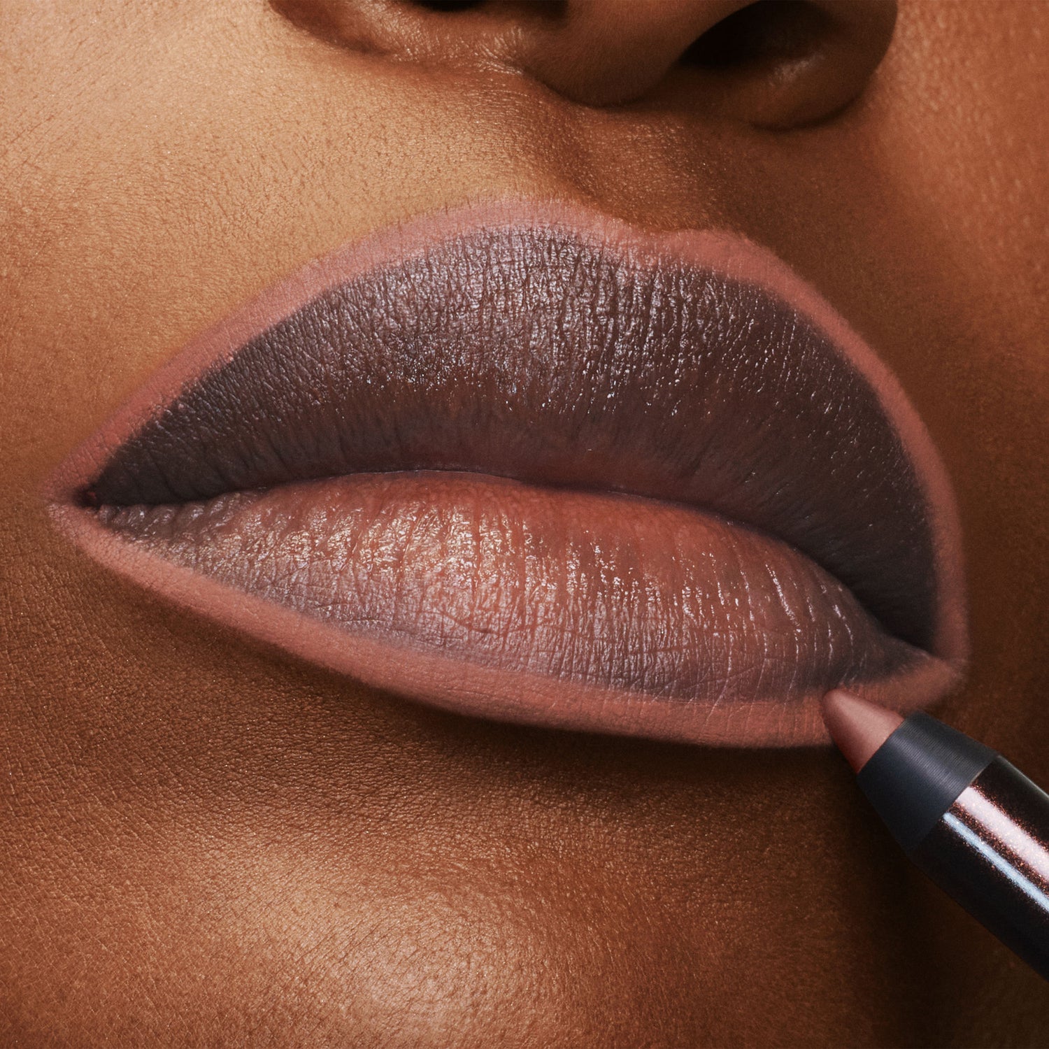 Model image of Tom Ford Runway Lip Liner Pencil in Matte variant: Irresistible