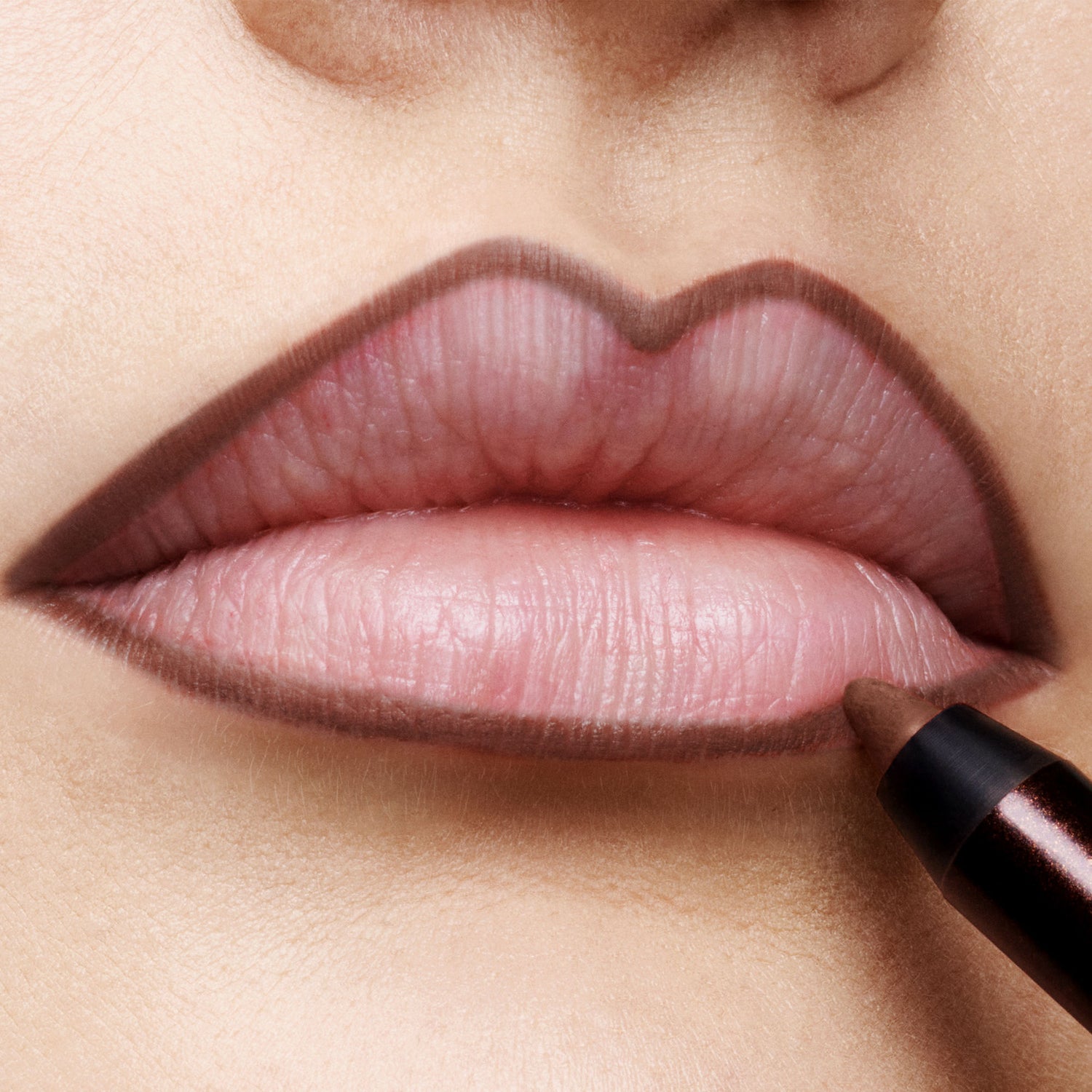 Model image of Tom Ford Runway Lip Liner Pencil in Matte variant: Loves Attention