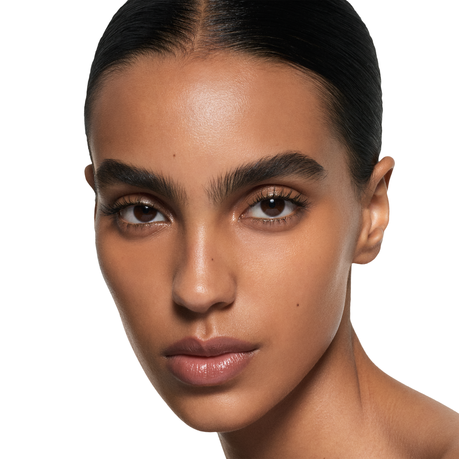 Model image of Victoria Beckham Beauty The Concealer Pen variant: MD1.5 - Medium Dark 1.5