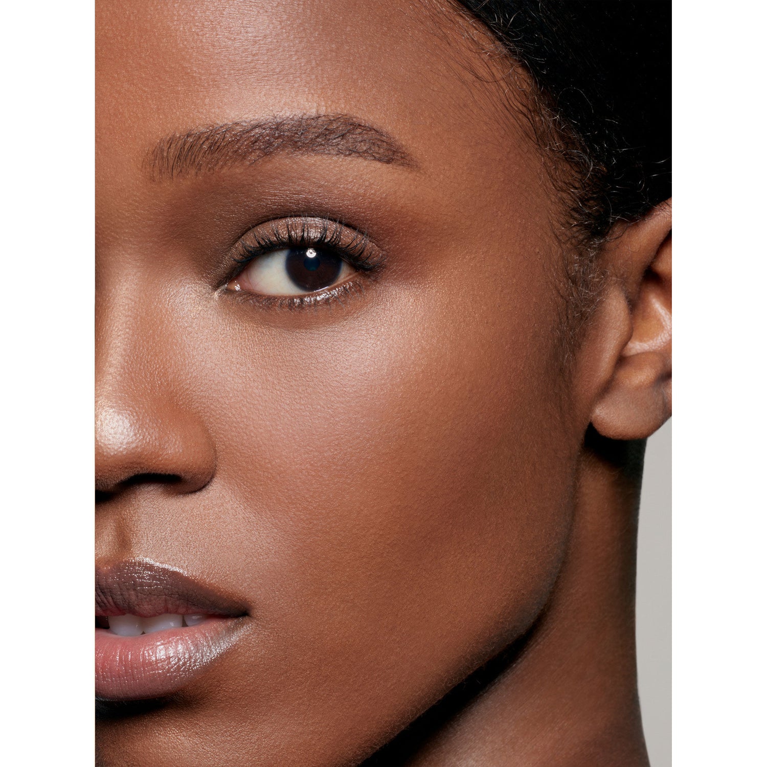 Model image of Pat McGrath Labs Sublime Perfection Full Coverage Concealer variant: MD27