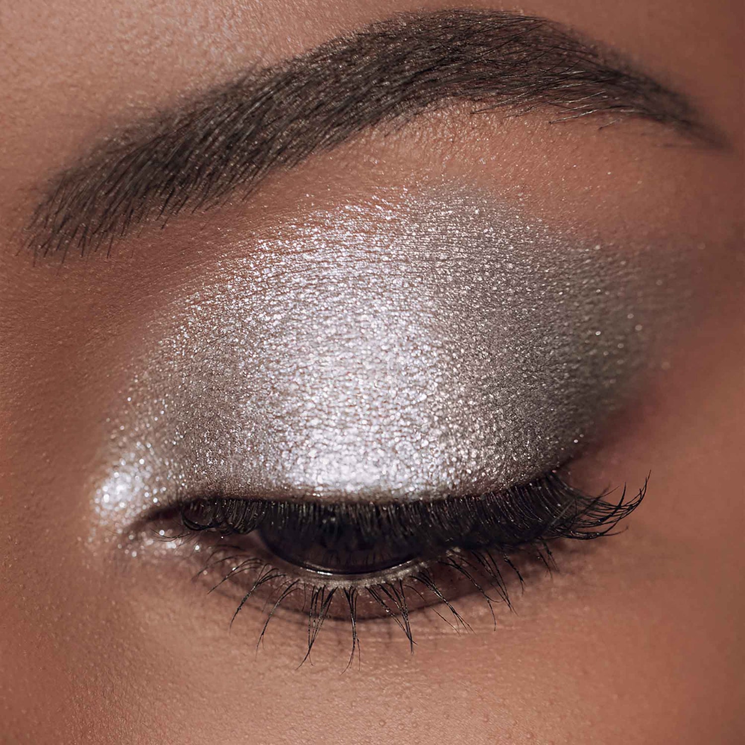 Model image of Victoria Beckham Beauty Lid Lustre variant: Mirror