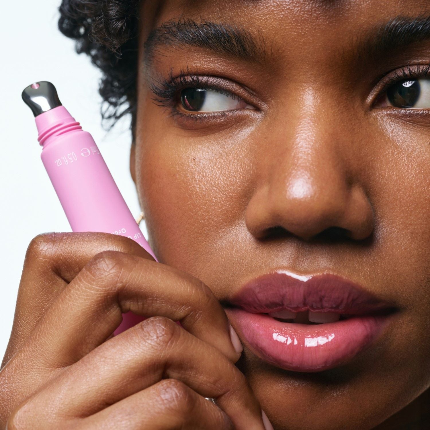 Model image of U Beauty The Plasma Lip Compound Tinted variant: Orchid