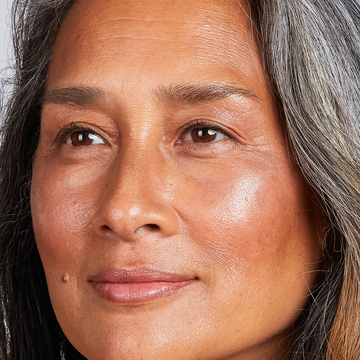 Model image of Ogee Sculpted Face Stick variant: Pearl