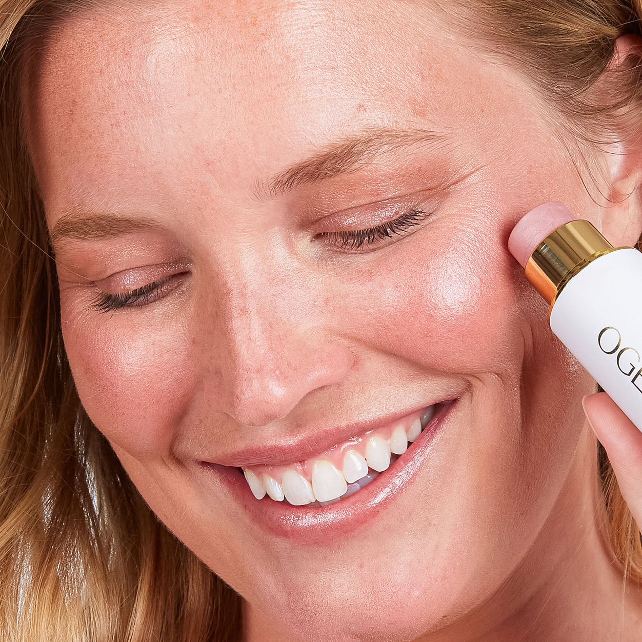 Model image of Ogee Sculpted Face Stick variant: Pearl