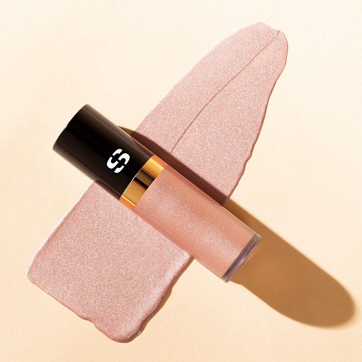 Lifestyle image of Sisley-Paris Ombre Éclat Liquide Eyeshadow variant: Pink Gold