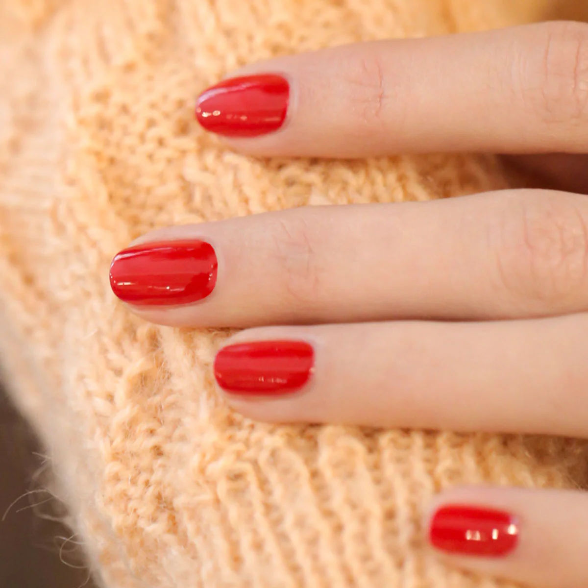 Model image of Manucurist Poppy Red variant: Poppy Red