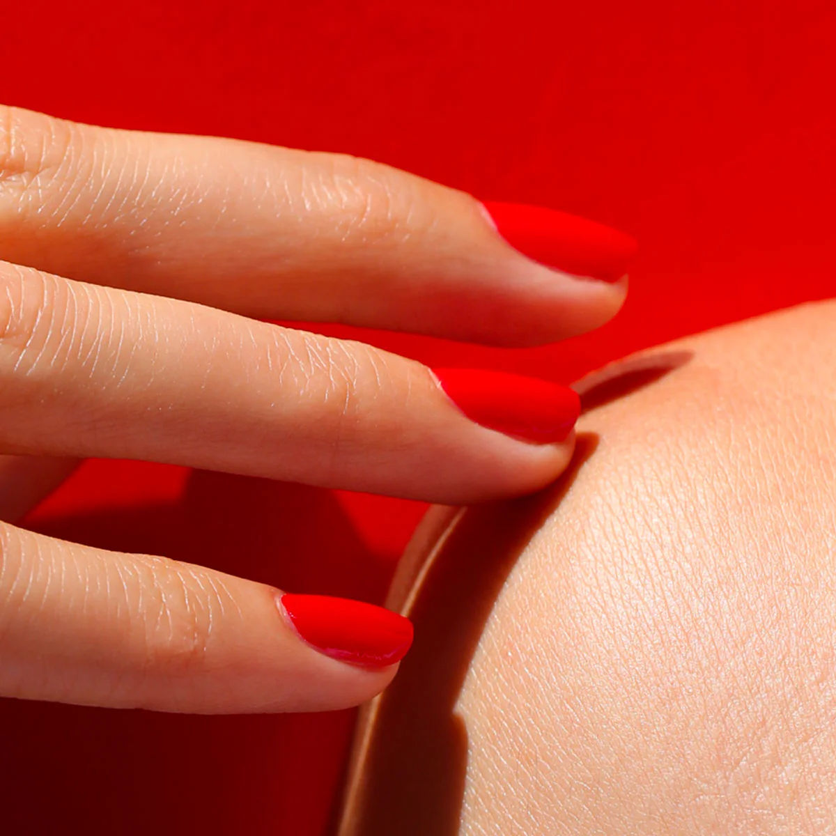 Model image of Manucurist Poppy Red variant: Poppy Red