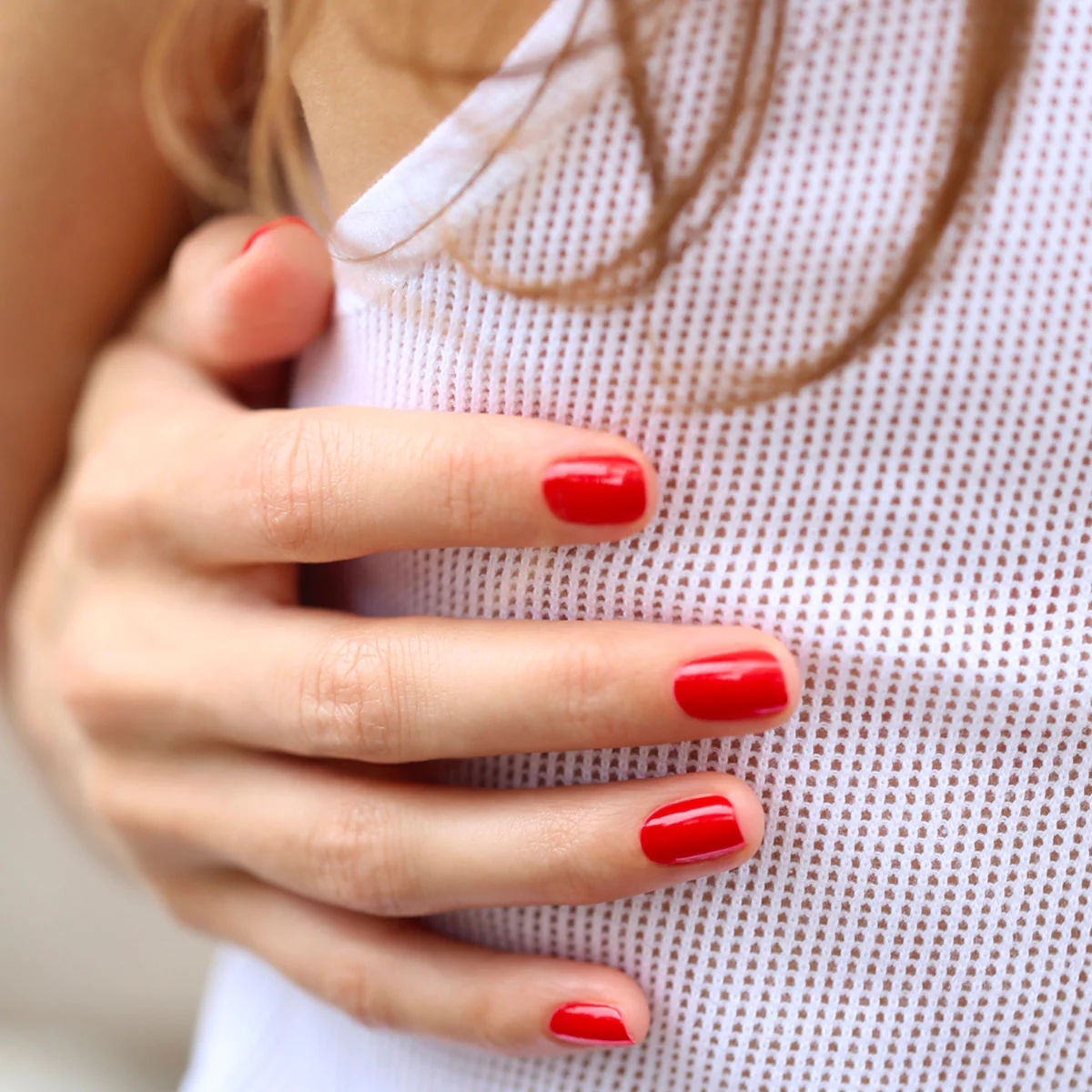 Model image of Manucurist Poppy Red variant: Poppy Red