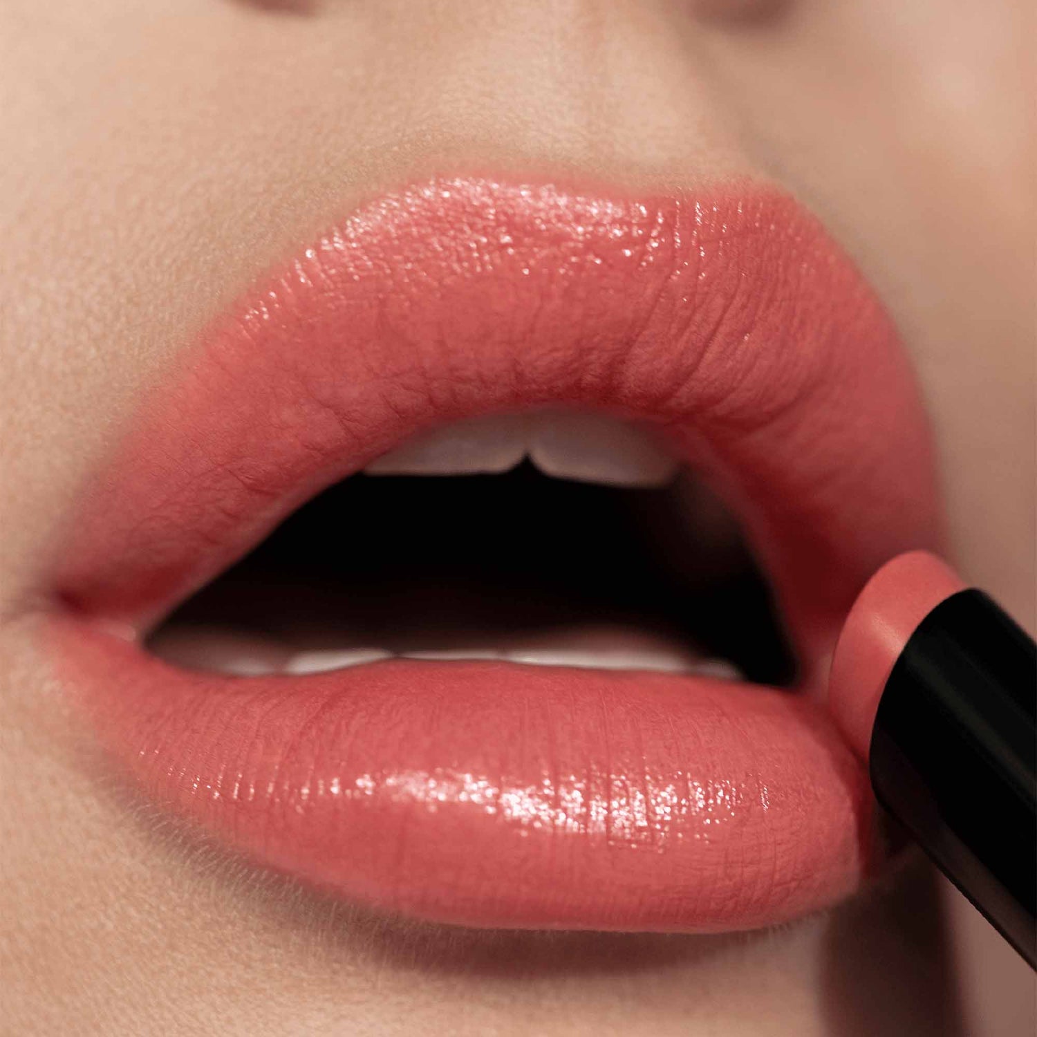 Model image of Victoria Beckham Beauty Posh Lipstick variant: Pout