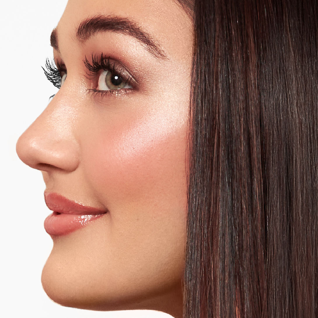 Model image of Neen Going Rouge Cream Cheek and Lip variant: Pretty