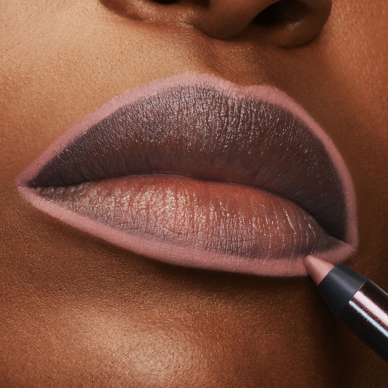 Model image of Tom Ford Runway Lip Liner Pencil in Matte variant: Re-see