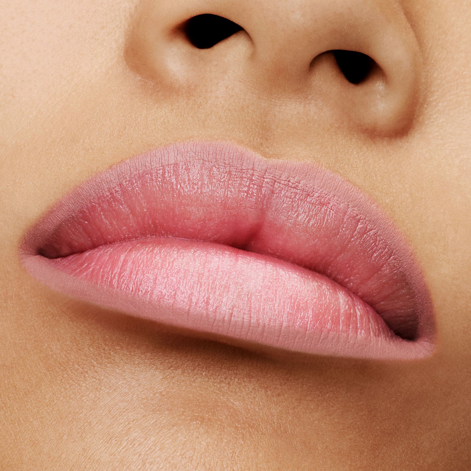 Model image of Tom Ford Runway Lip Liner Pencil in Matte variant: Re-see