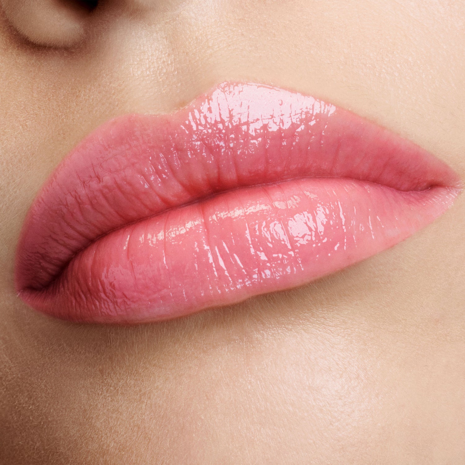 Model image of Tom Ford Soleil Lip Balm variant: Rendezvous
