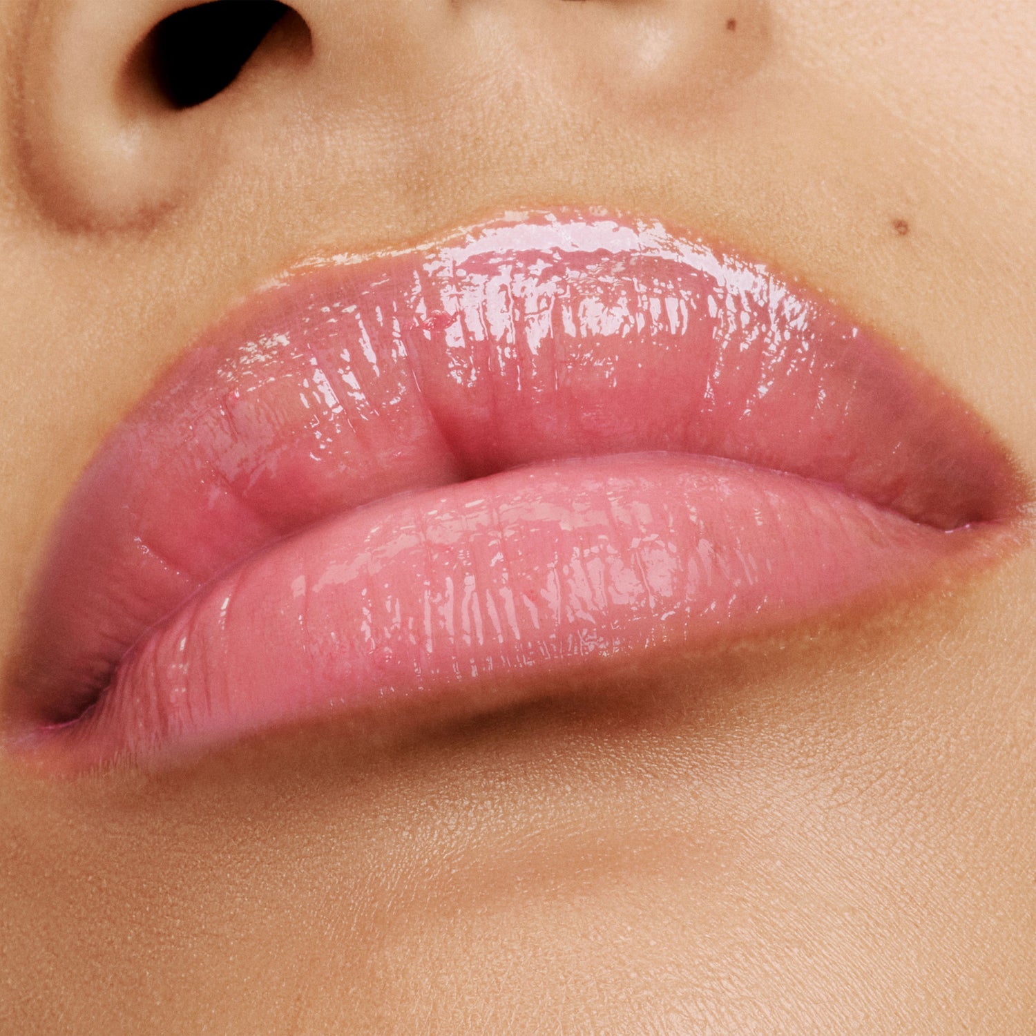 Model image of Tom Ford Soleil Lip Balm variant: Rendezvous