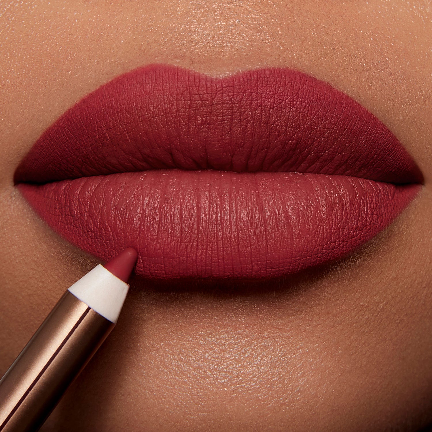 Model image of Charlotte Tilbury Lip Cheat variant: Savage Rose