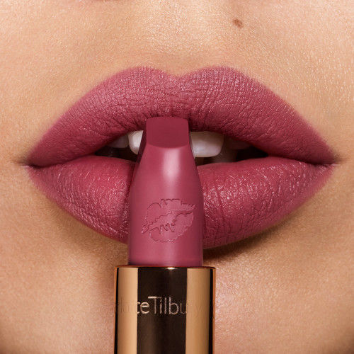 Model image of Charlotte Tilbury Hot Lips variant: Secret Salma