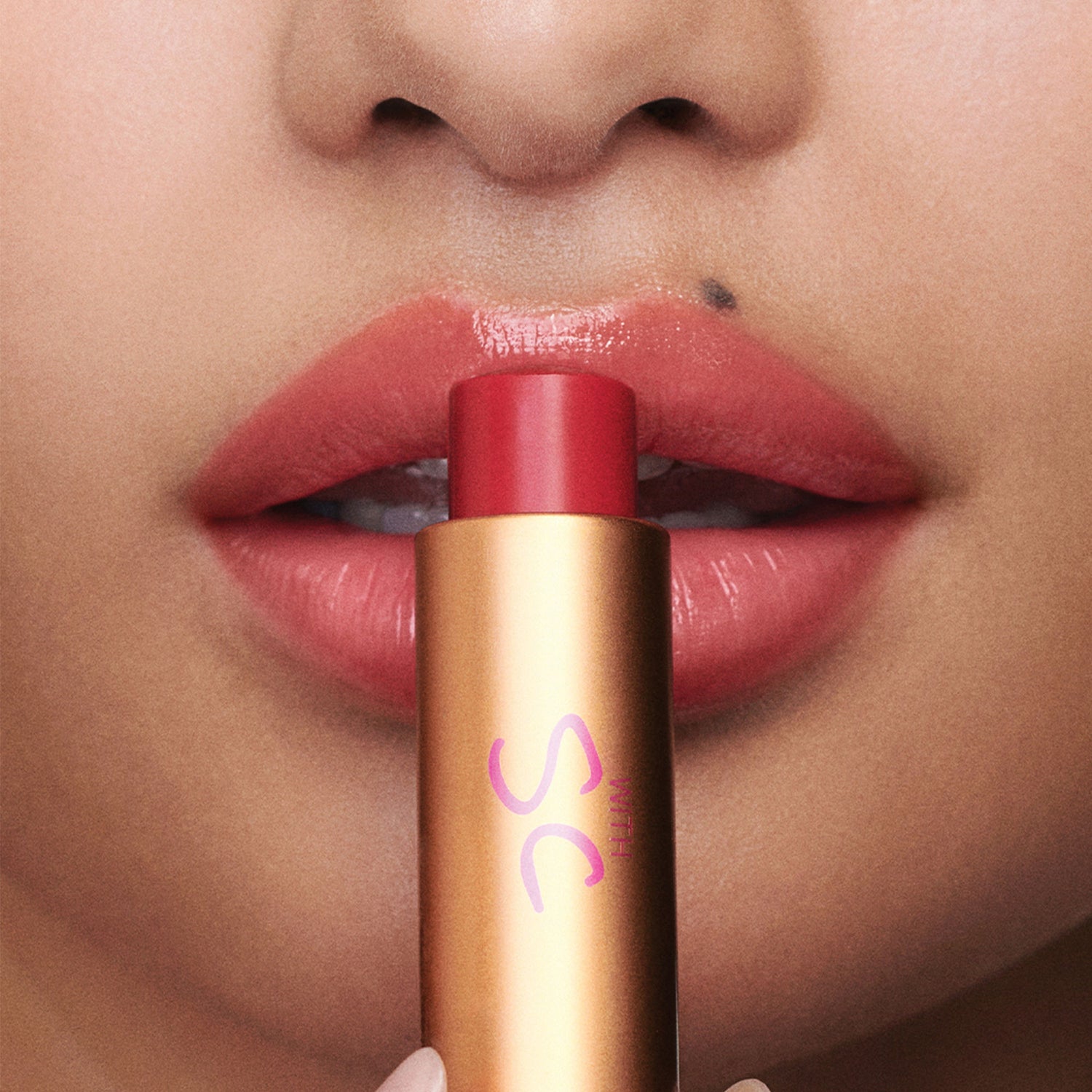 Model image of Augustinus Bader x Sofia Coppola The Tinted Balm variant: Shade 1
