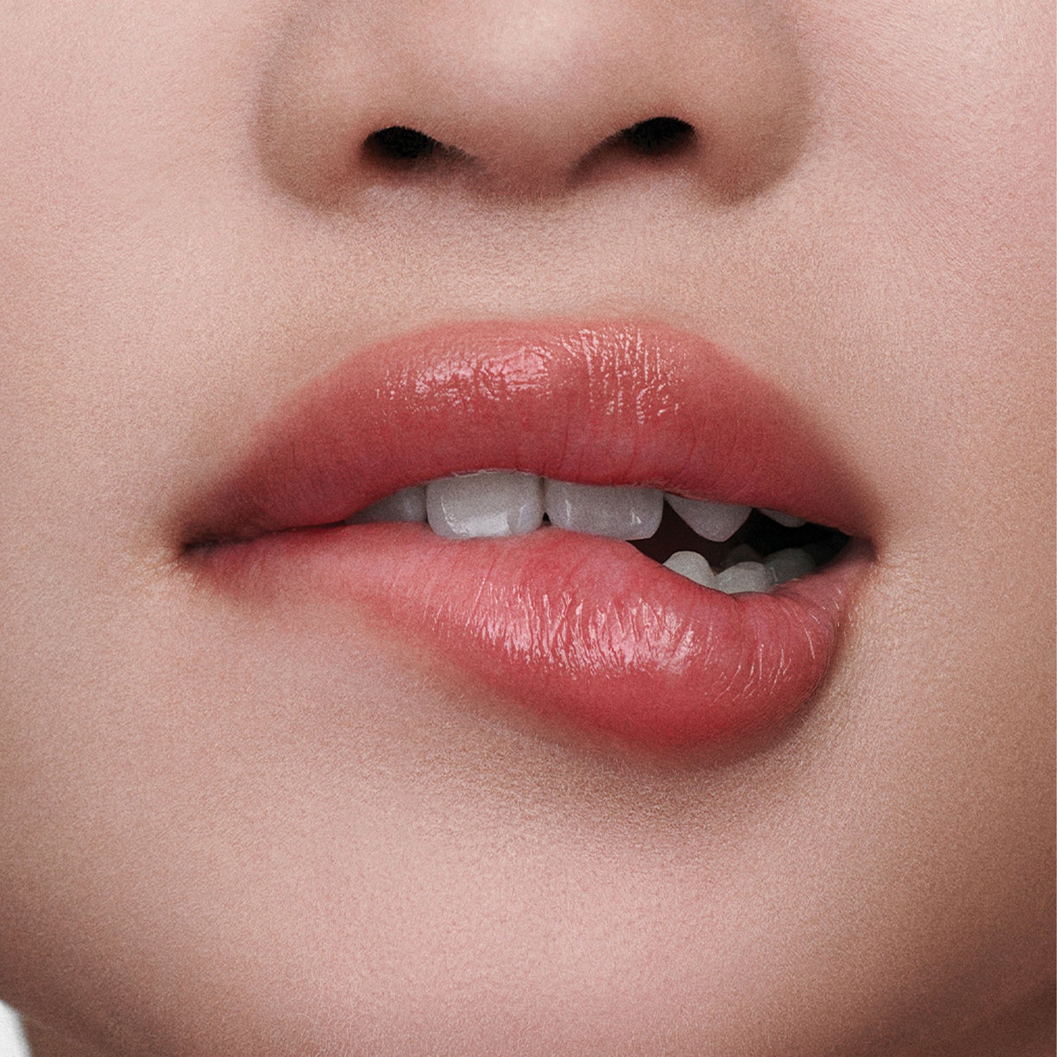 Model image of Augustinus Bader x Sofia Coppola The Tinted Balm variant: Shade 1