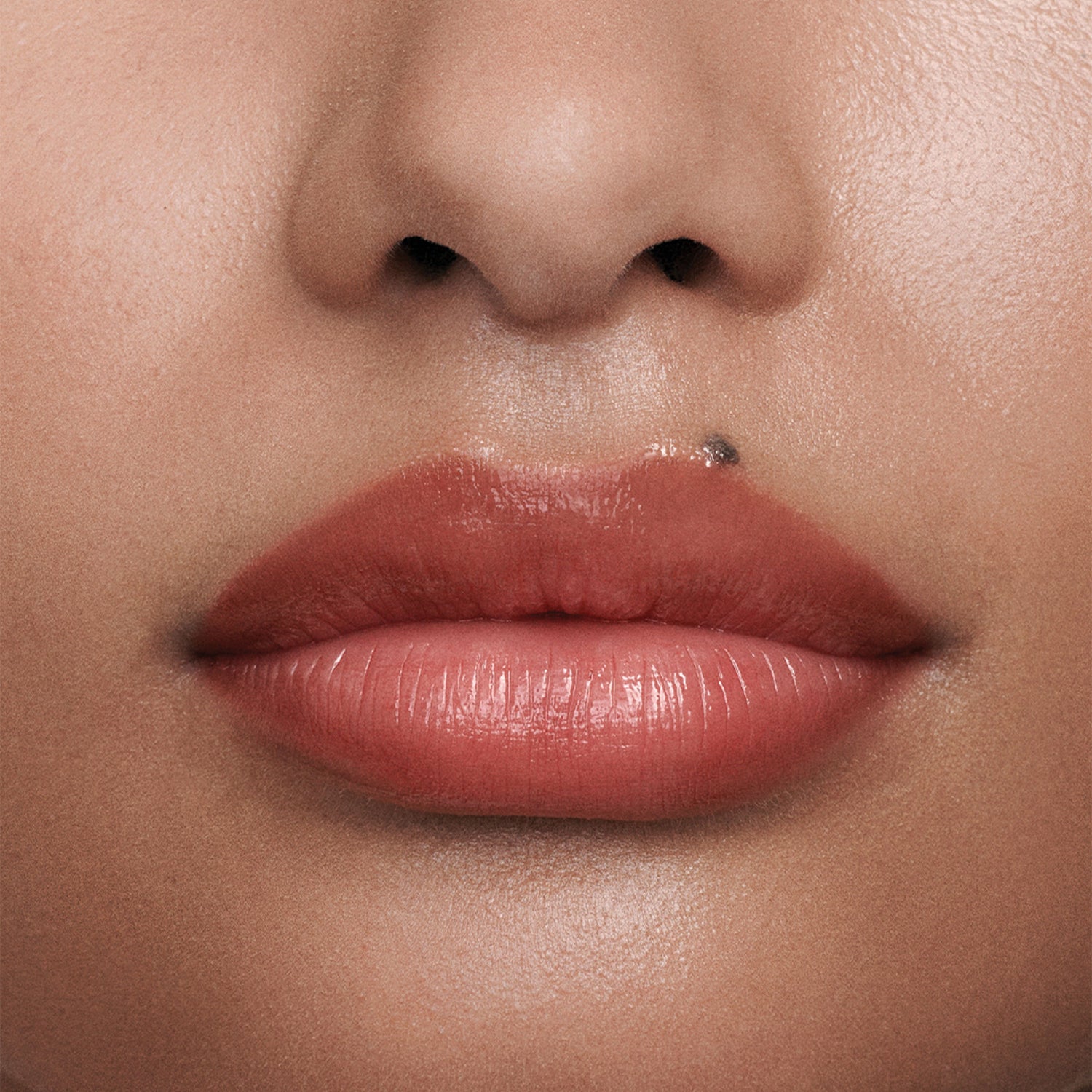 Model image of Augustinus Bader x Sofia Coppola The Tinted Balm variant: Shade 2