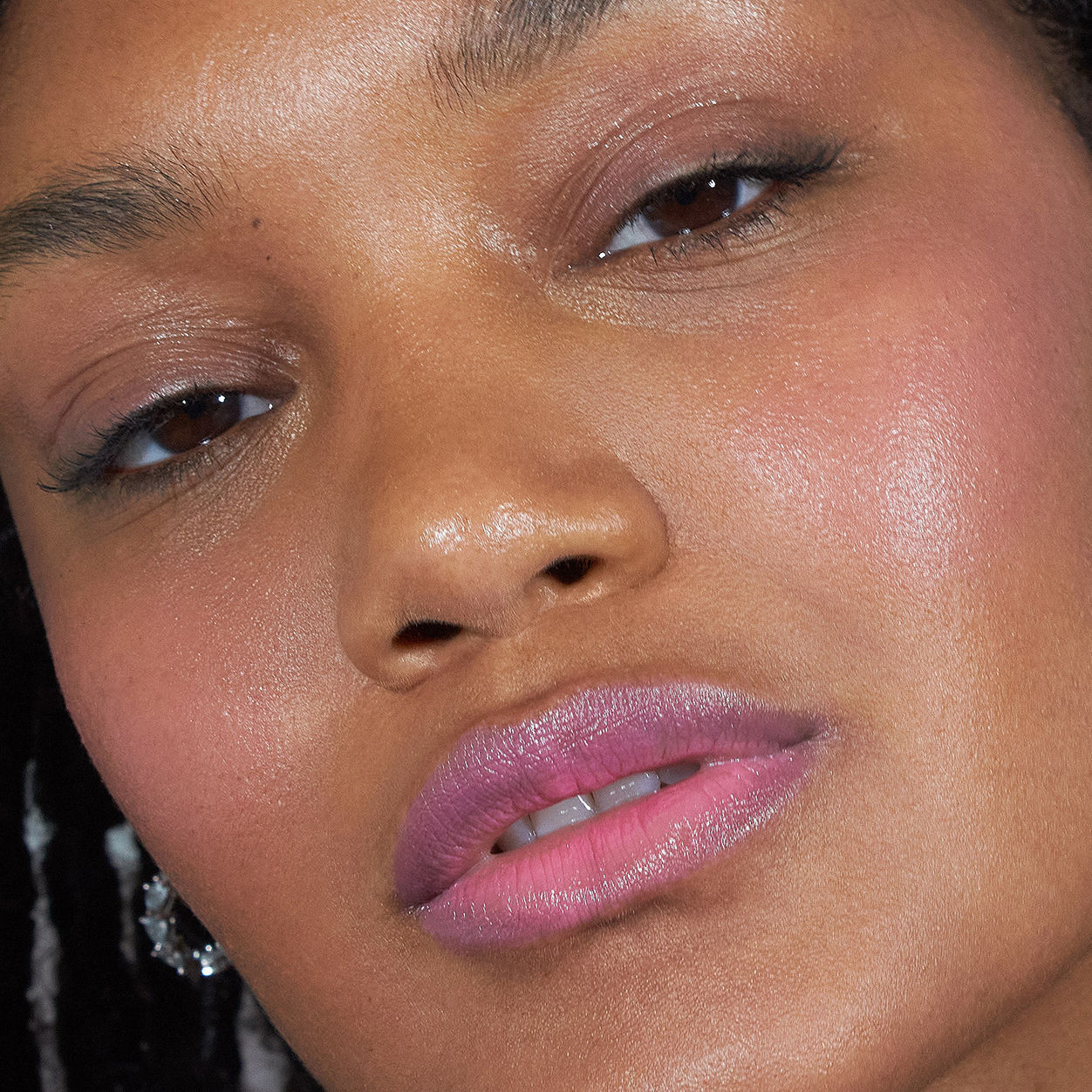Model image of Neen Going Rouge Cream Cheek and Lip variant: Shake