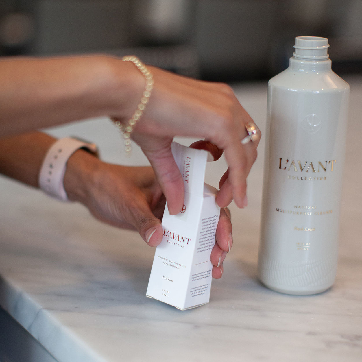 Model image of L’Avant Collective Fresh Linen Multipurpose Concentrate Refill variant: Single