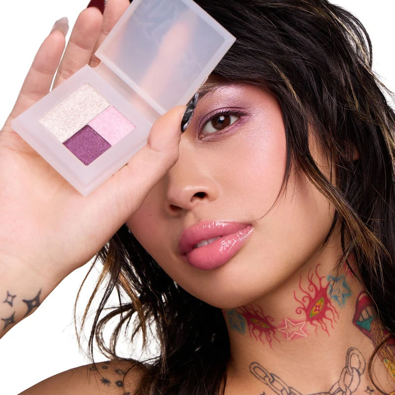 Model image of Neen Pretty Shady Pressed Pigment Trio variant: Soho Trio