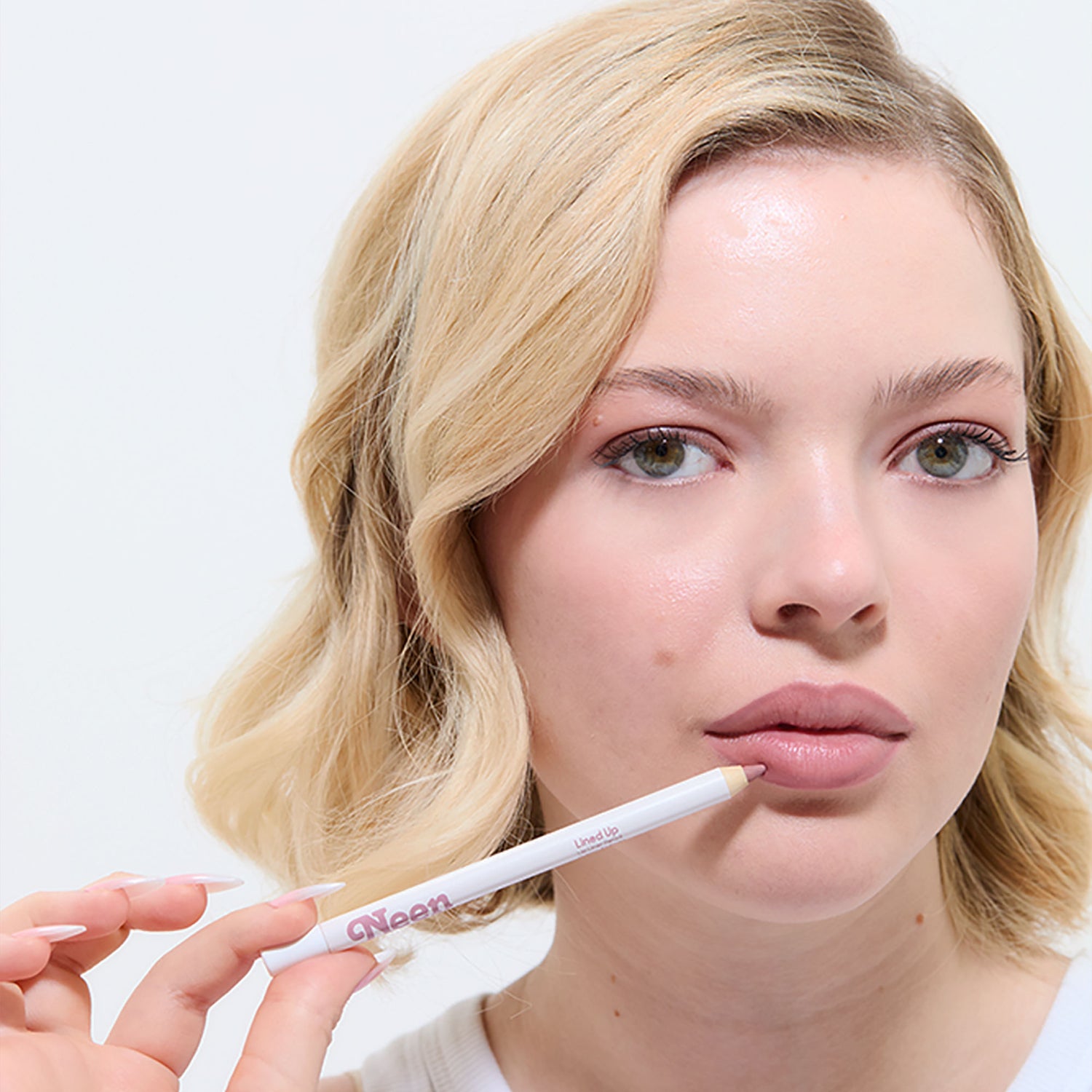 Model image of Neen Lined Up Lip Liner variant: Spring