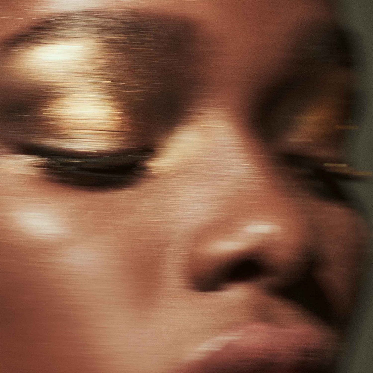 Model image of Victoria Beckham Beauty Lid Lustre variant: Starlight