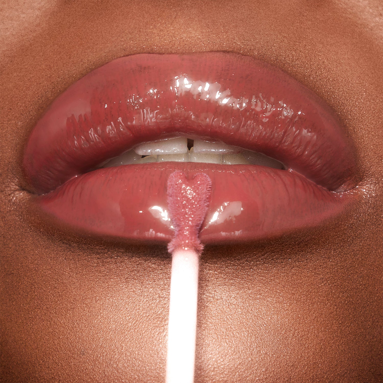 Model image of Charlotte Tilbury Collagen Lip Bath variant: Walk Of No Shame