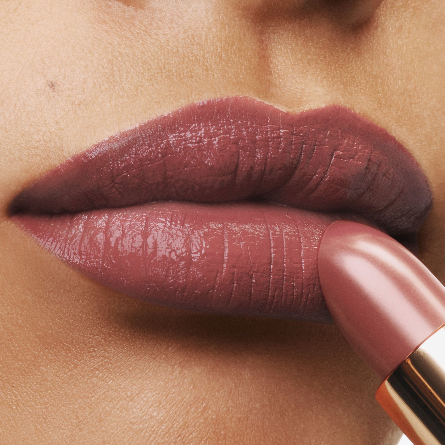 Model image of Tom Ford Rose Exposed Color Lipstick (Limited Edition) variant: West Coast