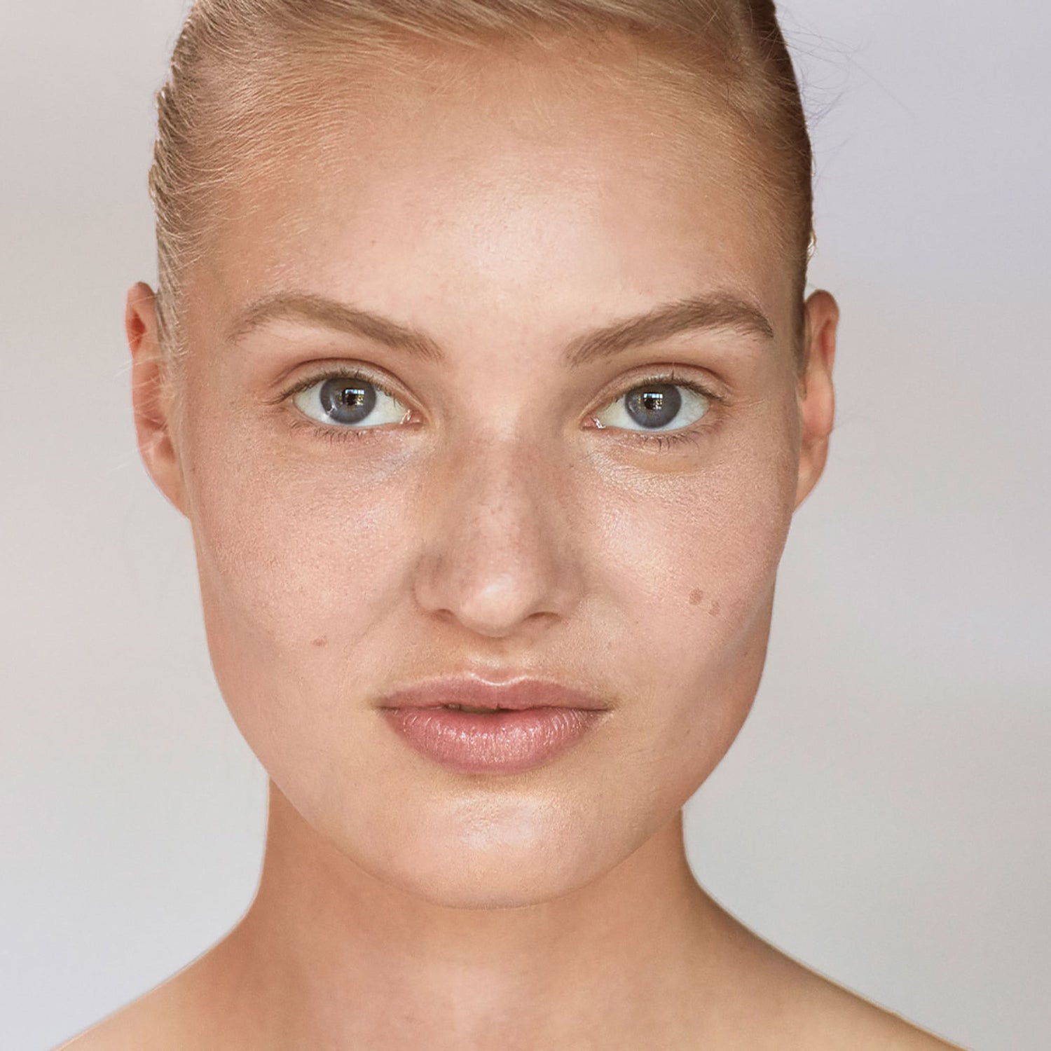 Model image of Kjaer Weis Invisible Touch Liquid Foundation variant: Whisper F110