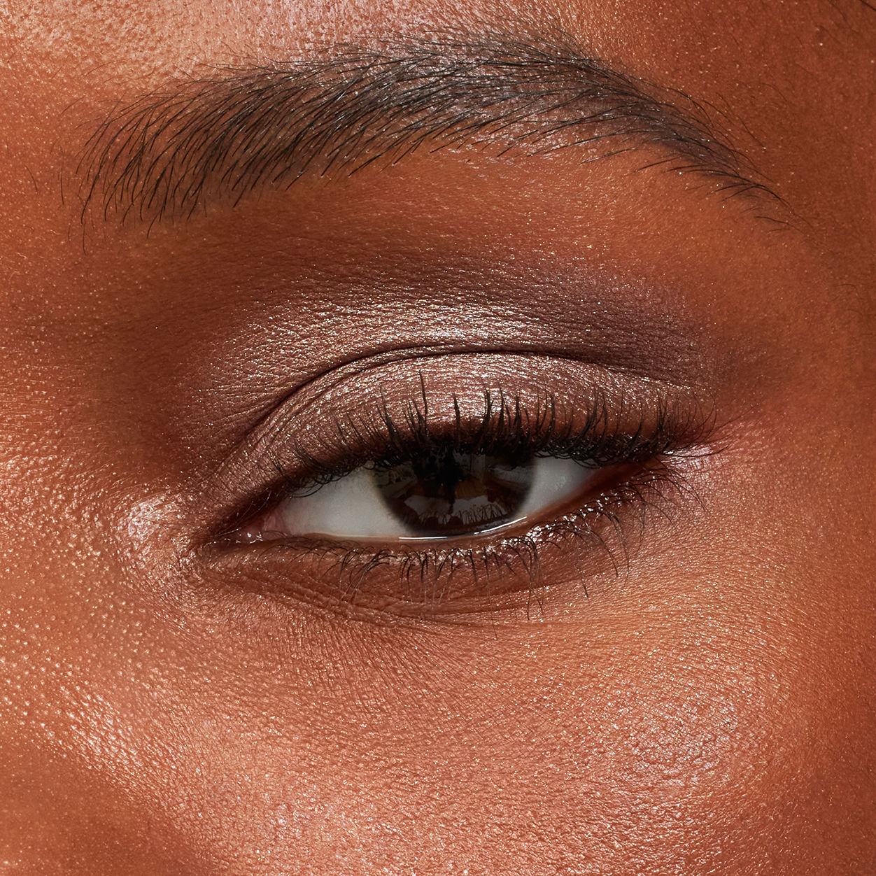 Model image of Neen Pretty Shady Pressed Pigment variant: Wish