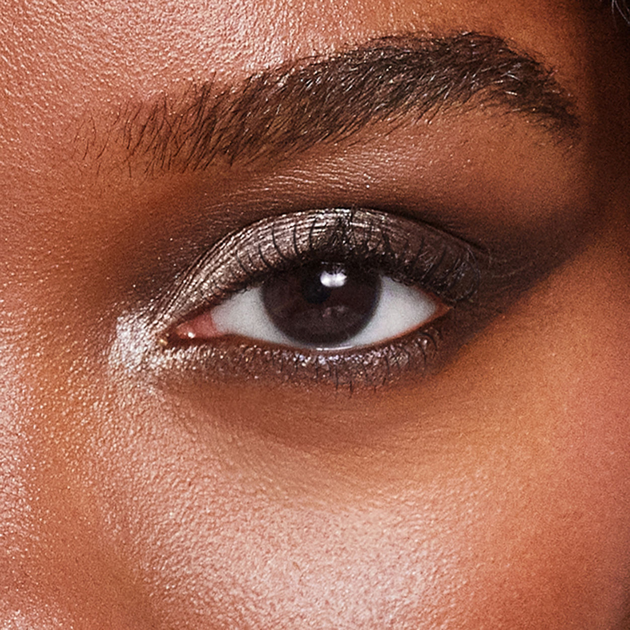 Model image of Neen Pretty Shady Pressed Pigment Trio variant: Zen