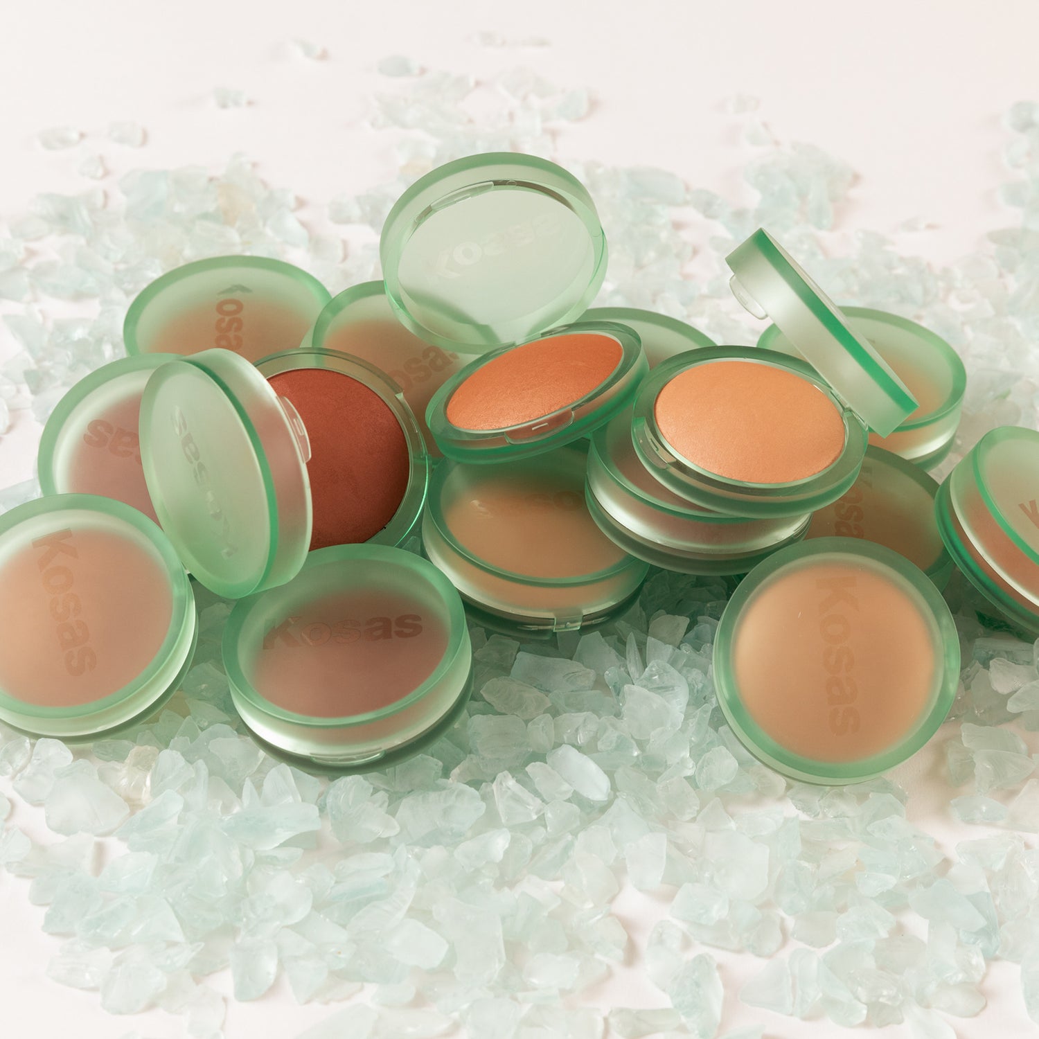 Kosas The Sun Show Moisturizing Baked Bronzer . This product is for light complexions