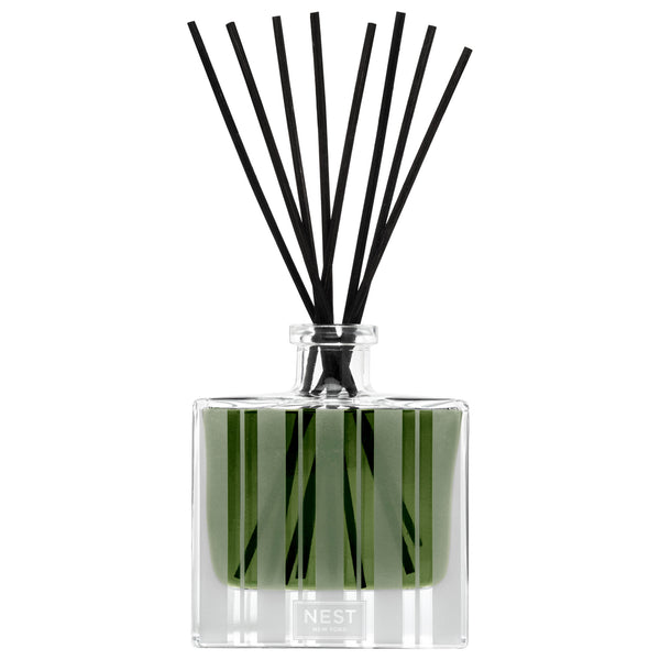 Nest Wilderness Midnight Moss and Vetiver Candle – bluemercury