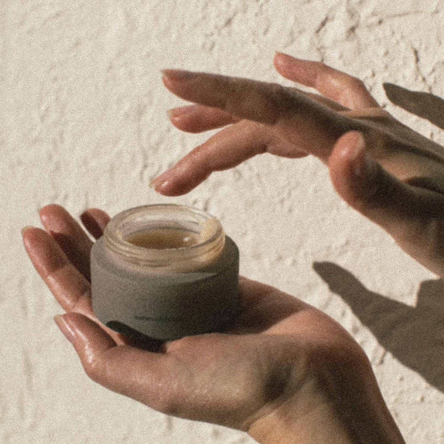 Natureofthings Rejuvenating Overnight Facial Mask model image .