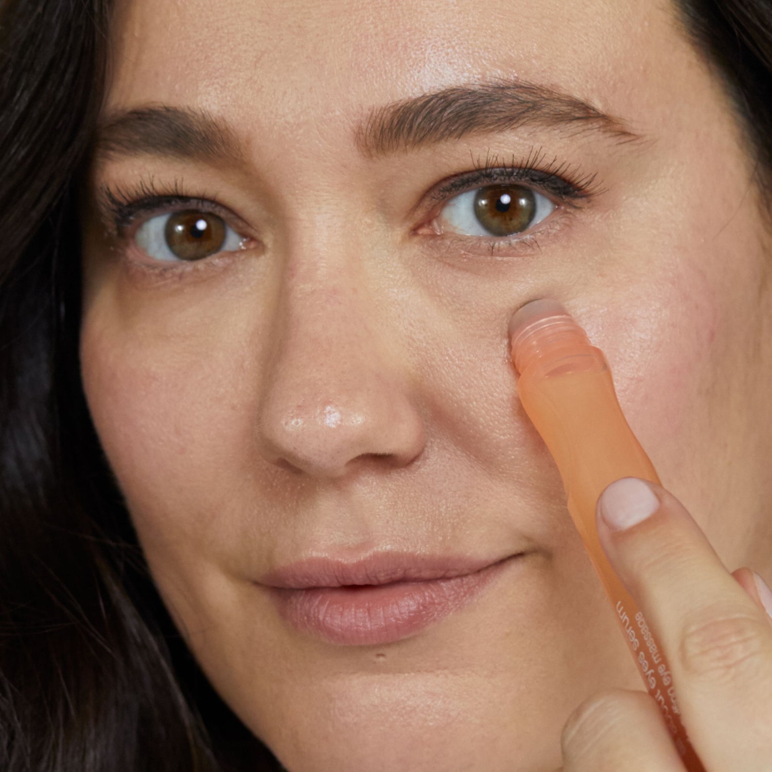 Model image of Clinique All About Eyes Serum De Puffing Eye Massage