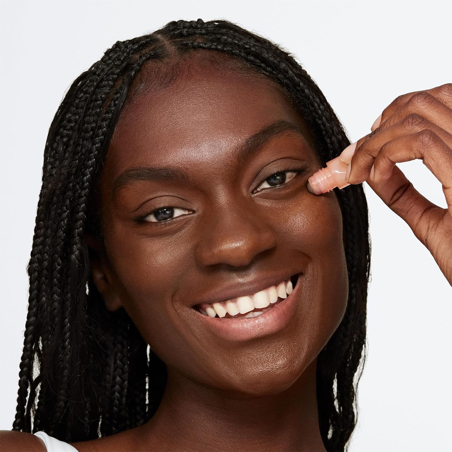 Model image of Clinique All About Eyes Serum De Puffing Eye Massage
