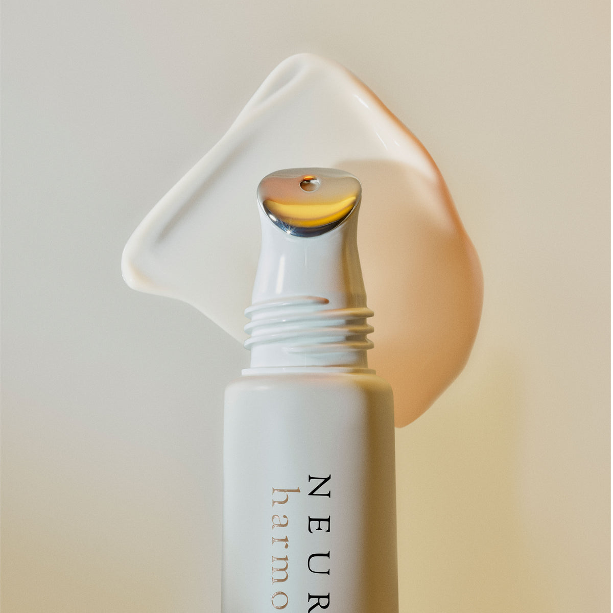 Lifestyle image of Neuraé Harmonie The Eye Contour